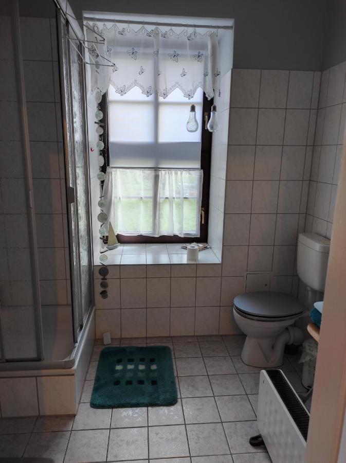 Schoene Gemuetliche Ferienwohnung Am Saaleradweg Grosseutersdorf ภายนอก รูปภาพ