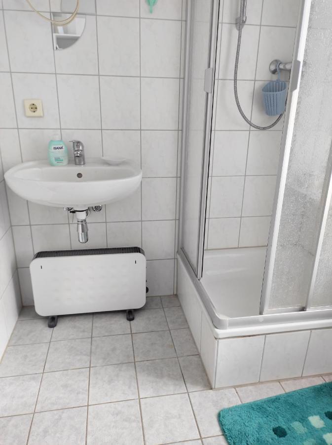 Schoene Gemuetliche Ferienwohnung Am Saaleradweg Grosseutersdorf ภายนอก รูปภาพ